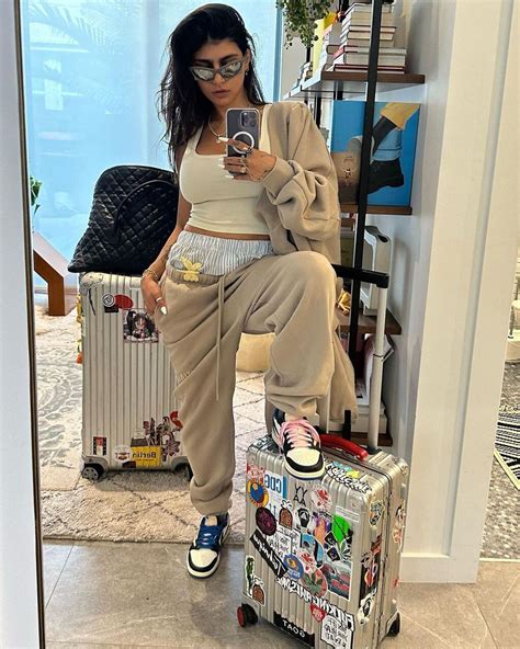 mia khalifa ropa interior|Mia Khalifa paraliza las redes con su sesión de fotos sin prendas ...